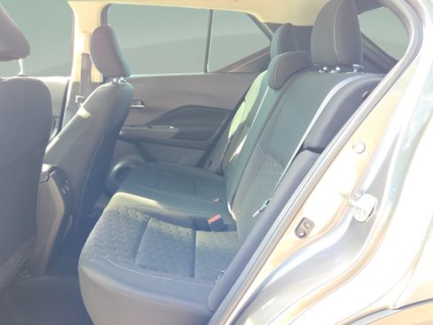 Used 2023 Nissan Kicks SV w/ Interior Electronics Package FWD image 10
