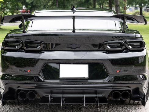 Used 2019 Chevrolet Camaro ZL1 RWD image 7