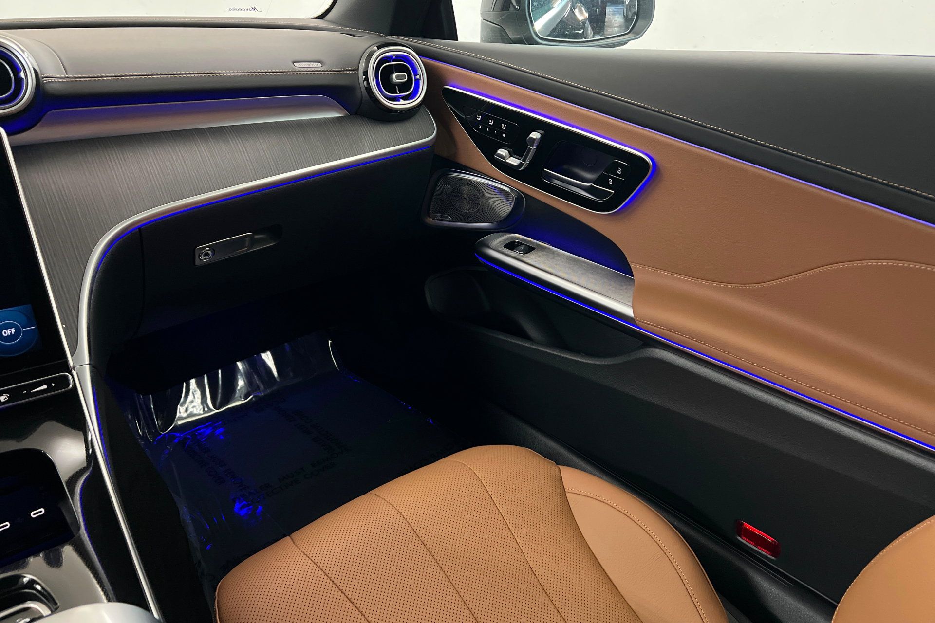 New 2027 Mercedes-Benz CLE 300 4MATIC Cabriolet image 10