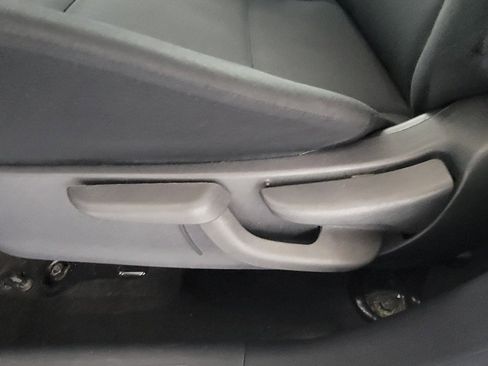 Used 2023 Nissan Kicks S image 17