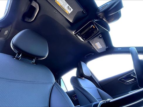 Used 2025 Mercedes-Benz GLC 300 GLC 300 image 14