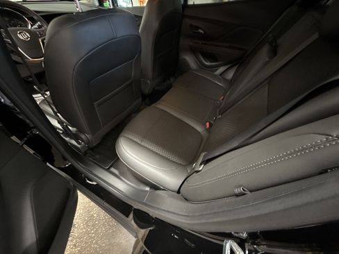 Used 2022 Buick Encore Preferred w/ Safety Package II image 22