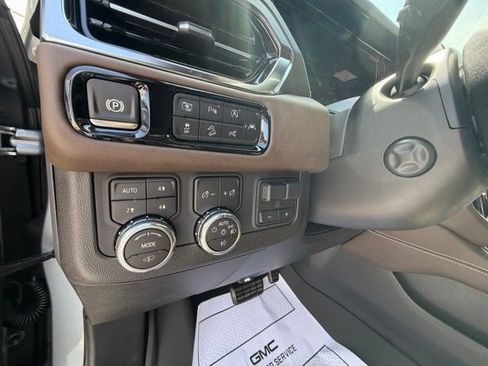 New 2026 GMC Yukon Denali Ultimate w/ LPO, Floor Liner Package AWD/4WD image 8