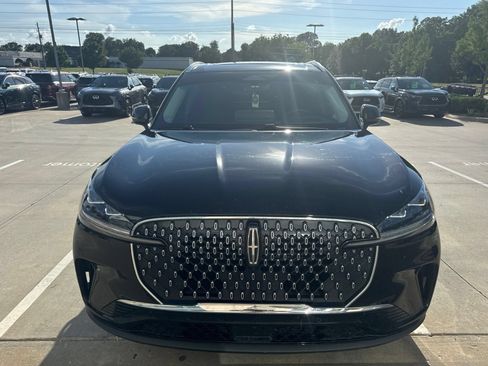 Used 2025 Lincoln Aviator Reserve w/ Illumination Package AWD/4WD image 3