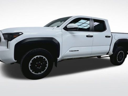 Used 2024 Toyota Tacoma TRD Off-Road image 19