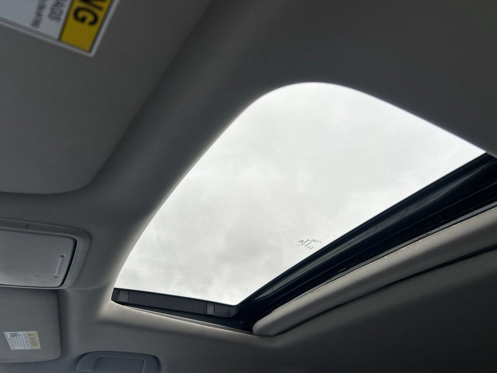 Used 2025 Honda Odyssey EX-L image 17