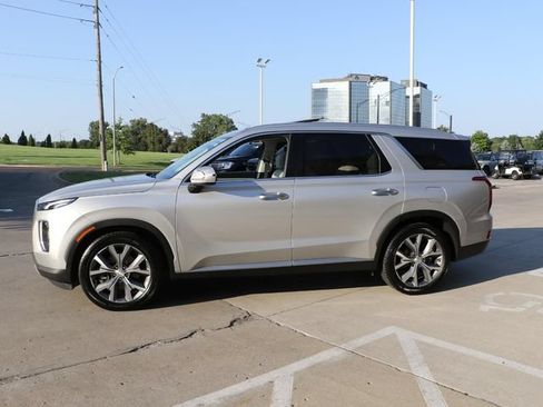 Used 2022 Hyundai Palisade SEL w/ Premium Package AWD/4WD image 4