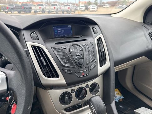 Used 2014 Ford Focus SE image 5