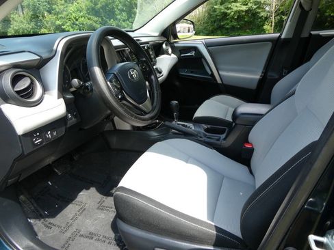 Used 2018 Toyota RAV4 XLE image 8