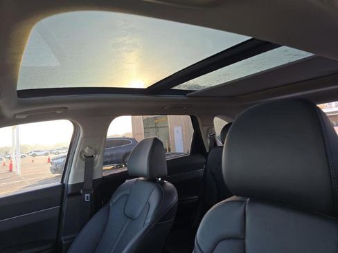 Used 2025 Kia Sorento EX w/ Panoramic Sunroof Package image 19