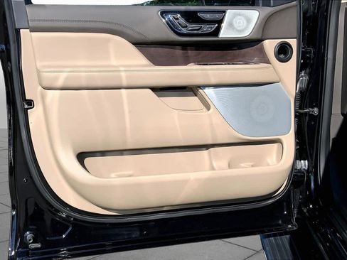Used 2024 Lincoln Navigator Reserve AWD/4WD image 22