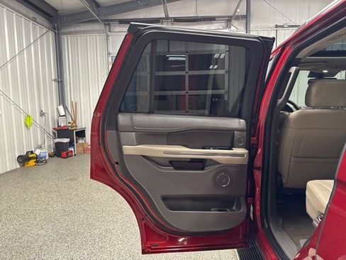 Used 2018 Ford Expedition XLT w/ Equipment Group 202A image 19