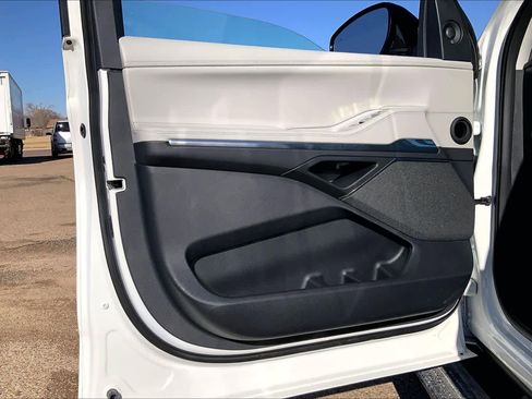 New 2026 Lincoln Navigator Reserve image 10