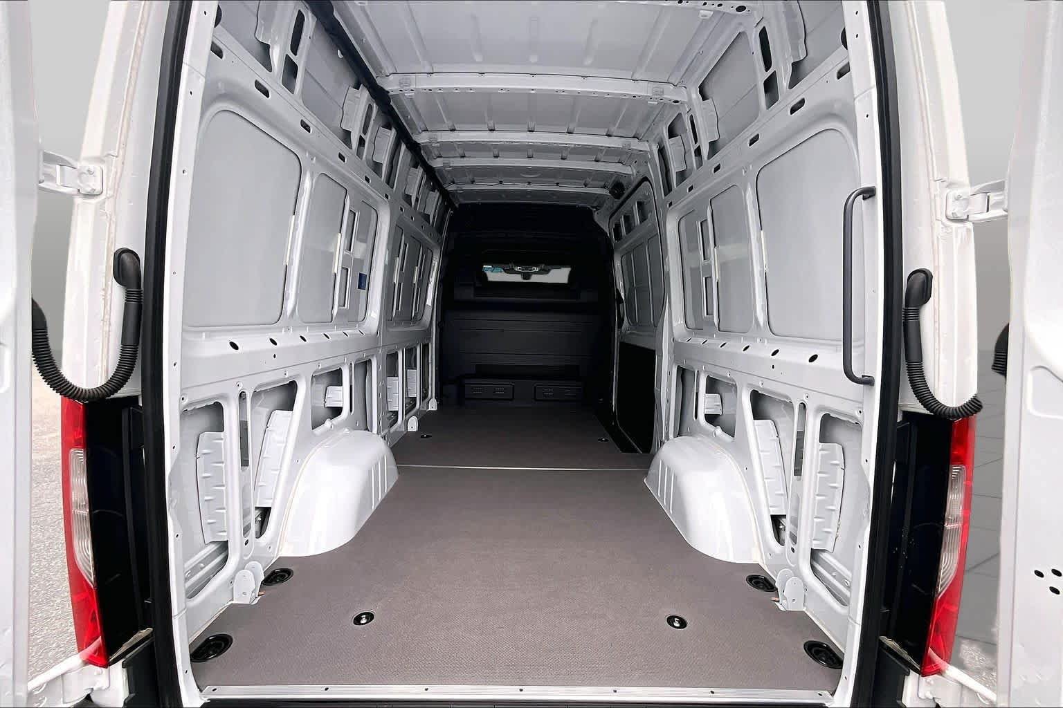 Used 2026 Mercedes-Benz Sprinter 2500 image 14