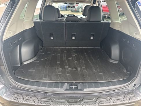 Used 2023 Subaru Forester Limited image 22