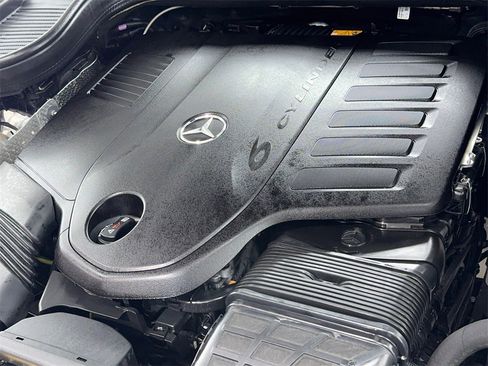 Used 2025 Mercedes-Benz GLS 450 4MATIC w/ AMG Line Exterior image 59