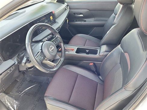 Certified 2025 Nissan Kicks SR image 24