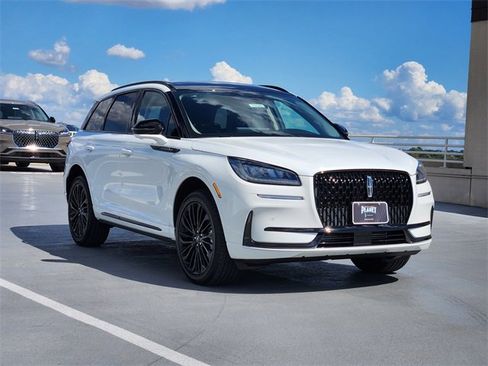 New 2026 Lincoln Corsair Premiere image 3