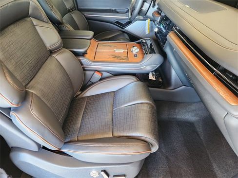 New 2025 Lincoln Navigator Black Label image 13