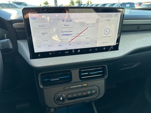 New 2025 Ford Maverick XLT w/ XLT Luxury Package image 18