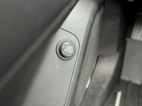 Used 2020 GMC Acadia Denali w/ Denali Ultimate Package image 40