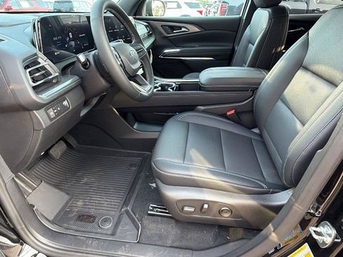 New 2027 Chevrolet Traverse LT w/ Midnight/Sport Edition FWD image 16