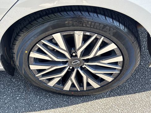 Certified 2024 Nissan Altima 2.5 SV FWD image 30