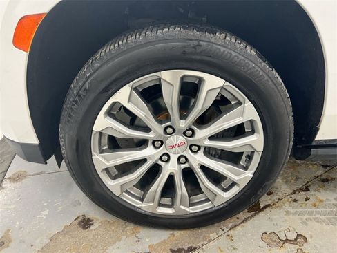 Used 2021 GMC Yukon XL Denali w/ Denali Premium Package image 26