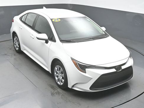 Used 2024 Toyota Corolla LE image 38
