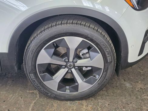 Certified 2023 Volvo XC40 B5 Plus w/ Driver Assist Package image 9