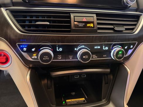 Used 2022 Honda Accord Touring image 21