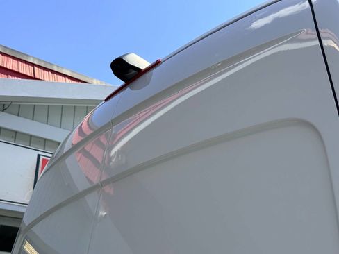 Used 2024 Mercedes-Benz Sprinter 2500 image 9