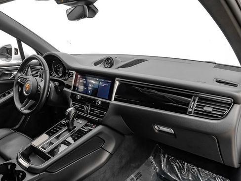 Used 2024 Porsche Macan AWD/4WD image 11