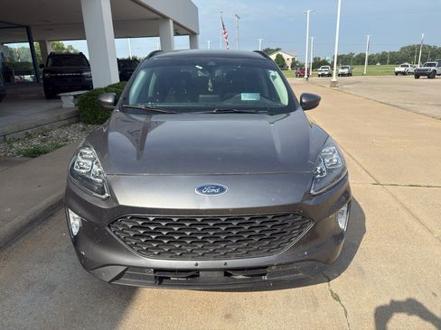 Used 2022 Ford Escape Titanium w/ Titanium Elite Package AWD/4WD image 3