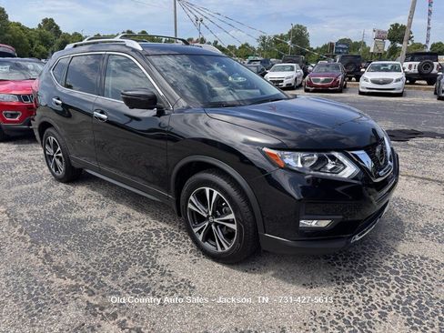 Used 2019 Nissan Rogue SV w/ Premium Package FWD image 4