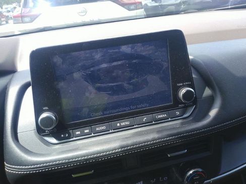 Used 2023 Nissan Rogue SV FWD image 7