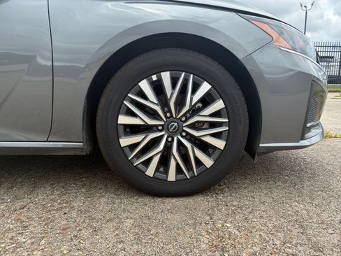 Used 2025 Nissan Altima 2.5 SV FWD image 26