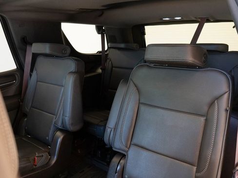 Used 2021 GMC Yukon Denali w/ Denali Premium Package image 23