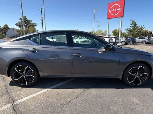 New 2025 Nissan Altima 2.5 SR image 3
