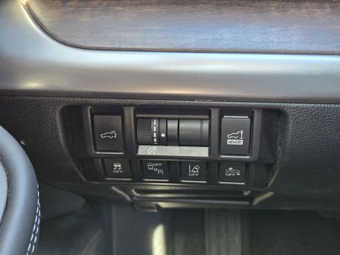 Used 2018 Subaru Outback 3.6R Limited image 23