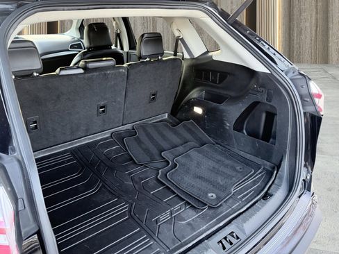 Used 2023 Ford Edge SEL w/ Convenience Package image 16