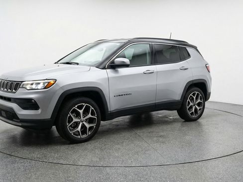 Used 2025 Jeep Compass Limited AWD/4WD image 3