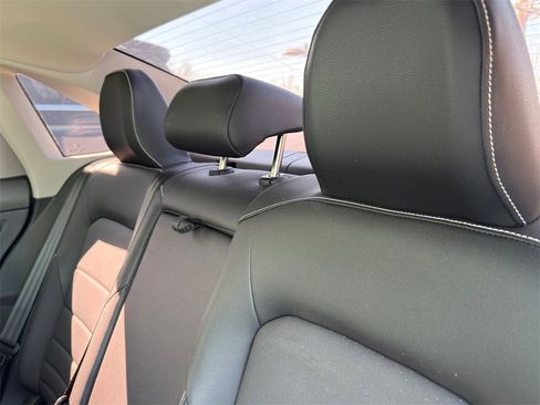 Used 2024 Volkswagen Jetta SE image 28