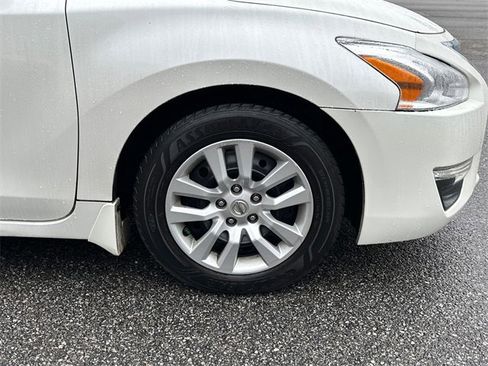 Used 2014 Nissan Altima 2.5 S w/ Display Audio Package image 12