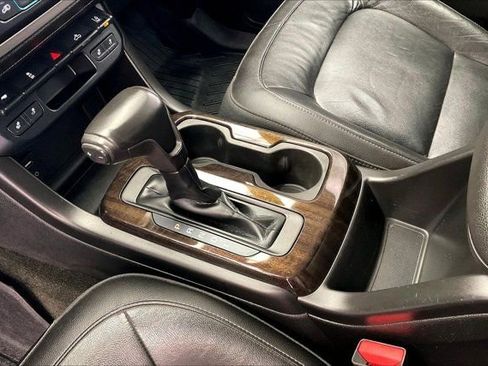 Used 2018 GMC Canyon SLT w/ Driver Alert Package image 16