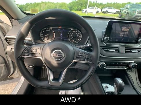 Certified 2022 Nissan Altima 2.5 SV AWD/4WD image 15