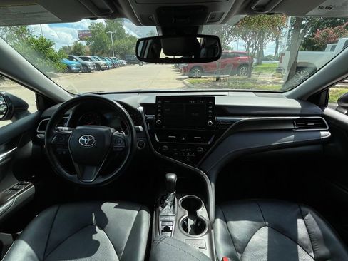 Used 2024 Toyota Camry XSE FWD image 11