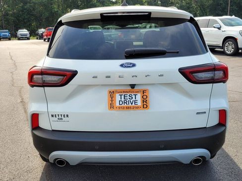 Used 2024 Ford Escape SE image 9