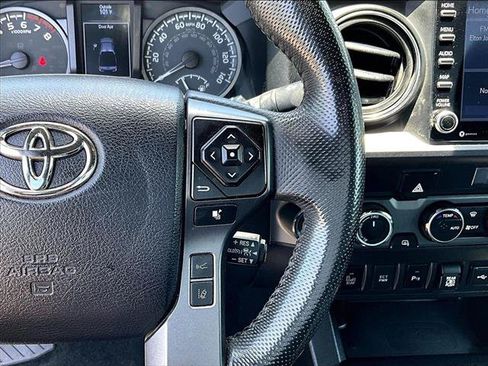 Used 2021 Toyota Tacoma TRD Off-Road w/ Technology Package AWD/4WD image 19