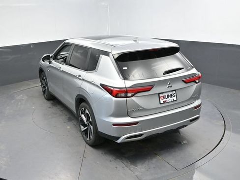 Used 2024 Mitsubishi Outlander 4WD Plug-In Hybrid image 49